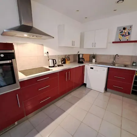 Maison De Village A Avec Ascenseur Et Terrasse Tropezienne - Fr-1-326-850 Semesterbostad