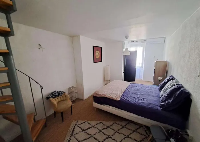 Maison De Village à Avec Ascenseur Et Terrasse Tropézienne - Fr-1-326-850 Casa de Férias