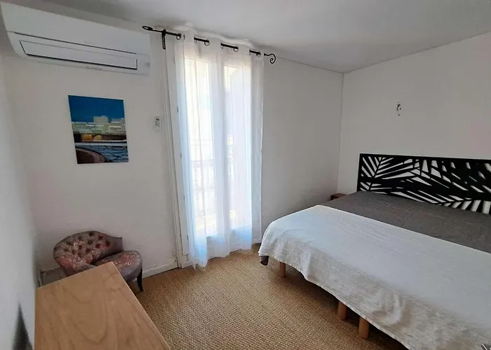Maison De Village à Avec Ascenseur Et Terrasse Tropézienne - Fr-1-326-850 * Marseillan (Herault)