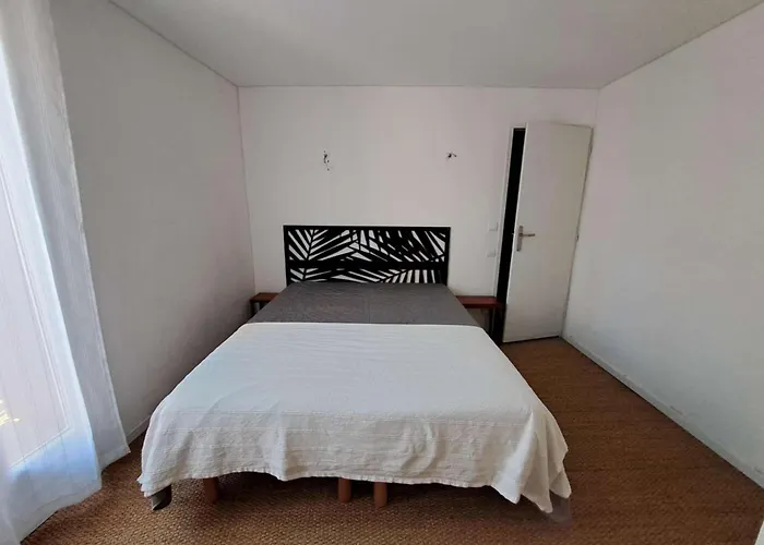 Maison De Village à Avec Ascenseur Et Terrasse Tropézienne - Fr-1-326-850 Casa de Férias