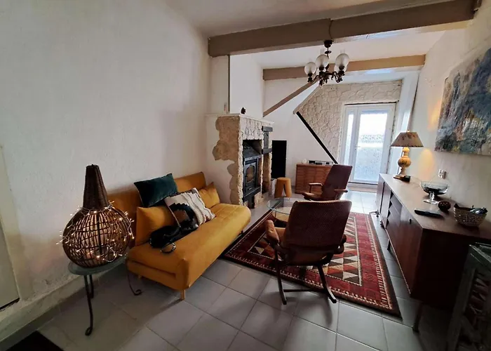 Maison De Village à Avec Ascenseur Et Terrasse Tropézienne - Fr-1-326-850 Casa de Férias